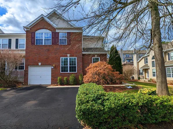 107 Dispatch Dr, Washington Xing, PA 18977