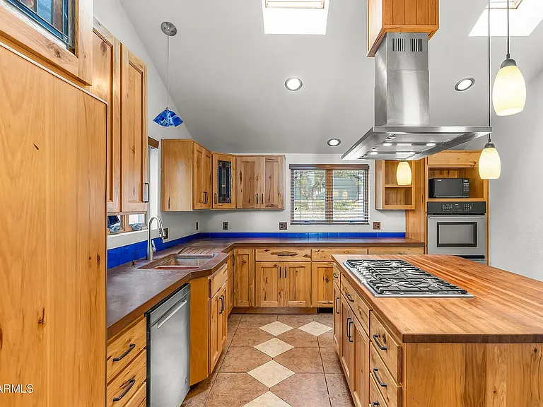 1535 E Appalachian Rd — Photo 5