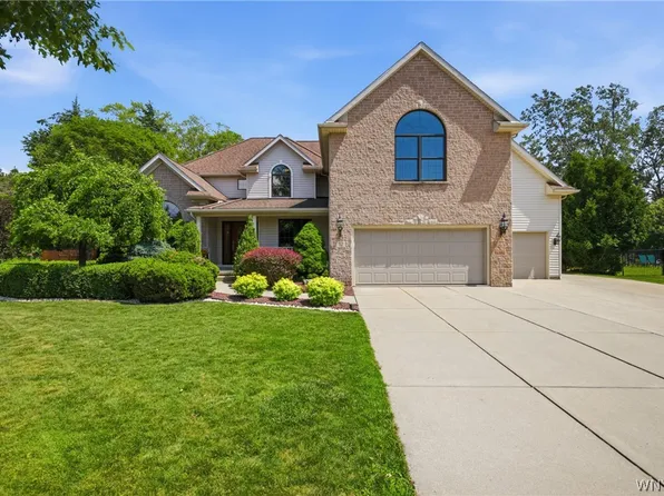 52 Quail Run Ln, Lancaster, NY 14086