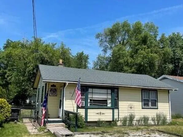 611 South Cogswell DRIVE, Silver Lake, WI 53170