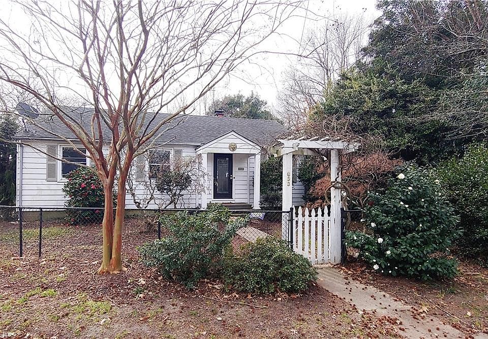 1st image of 633 Green View Ln