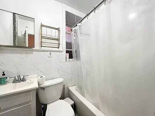 Rented by Pear NYC LLC | media 10