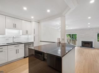 134 Kingston Ct, Madison, NJ 07940