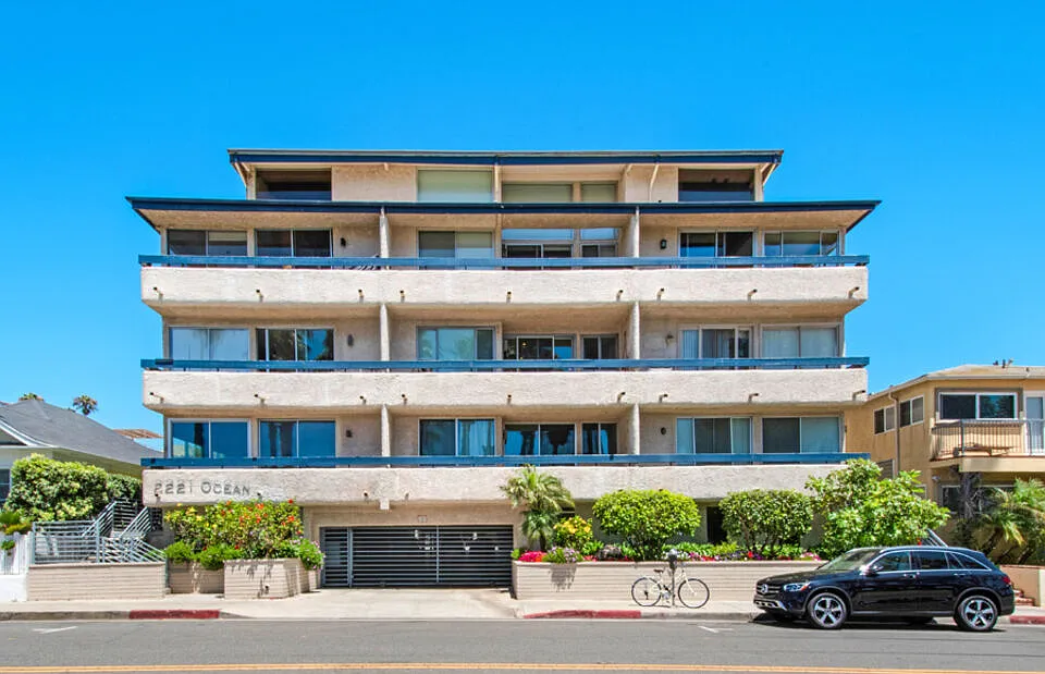 2221 Ocean Ave #308