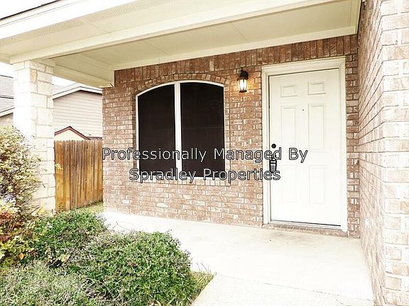 3rd image of 721A Olaf Dr