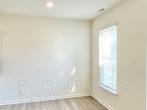 4th image of 1605 Independence Blvd