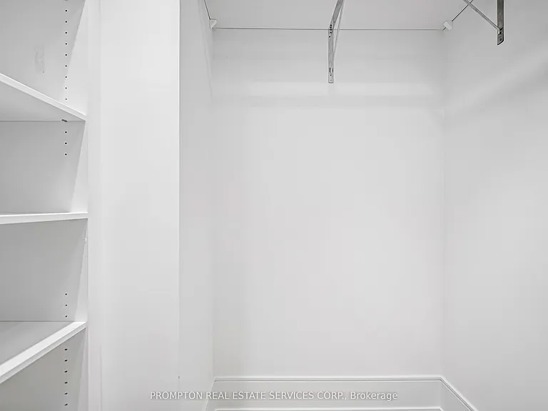 455 Wellington St W #908 — Photo 43