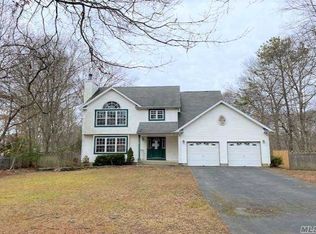 36 Woodcut Dr, Mastic Beach, NY 11951