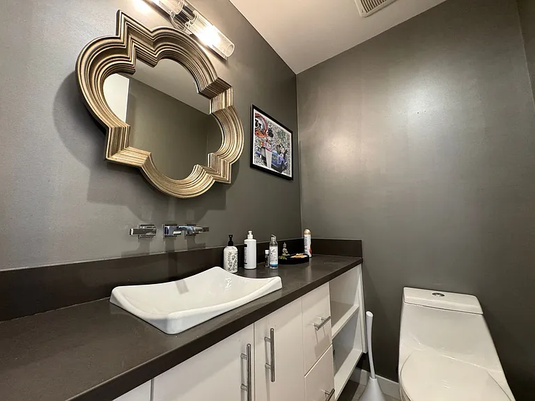 143 N Ardmore Ave — Photo 8