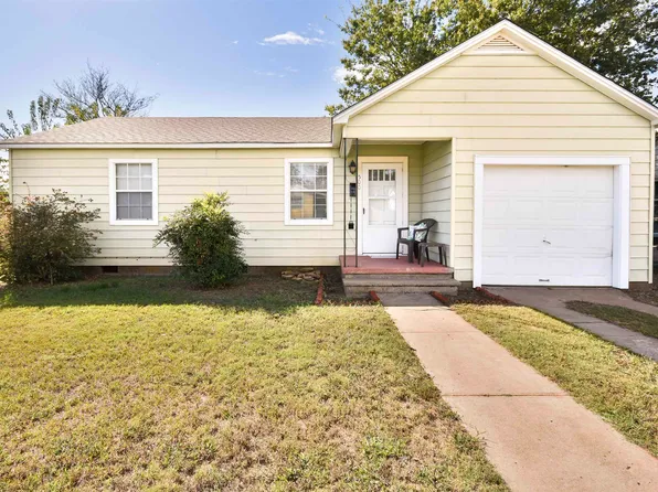 500 Wilson Ave, Comanche, OK 73529