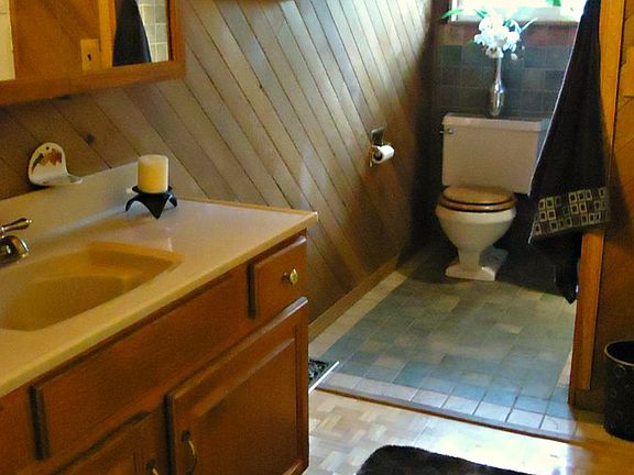 Spacious bath with tile 