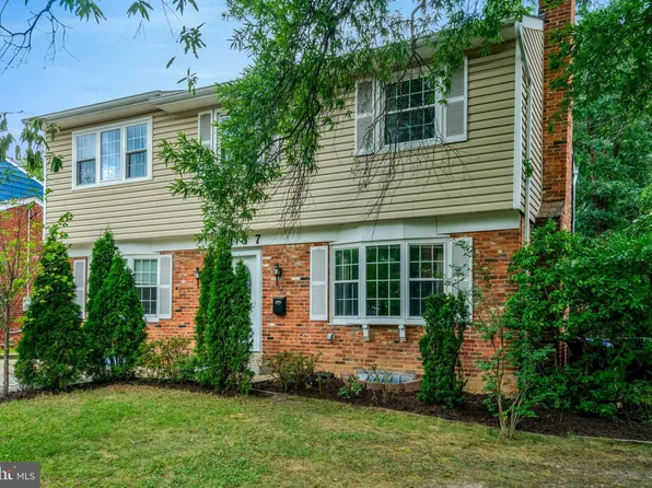 5187 Seminary Rd, Alexandria, VA 22311