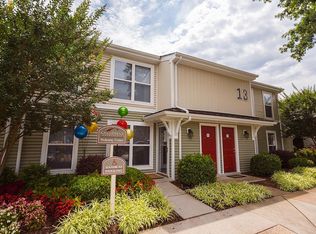 8 S Kingsbridge Pl APT C, Chesapeake, VA 23322