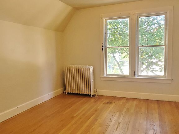 2nd image of 218 N Oakland Ave APT A