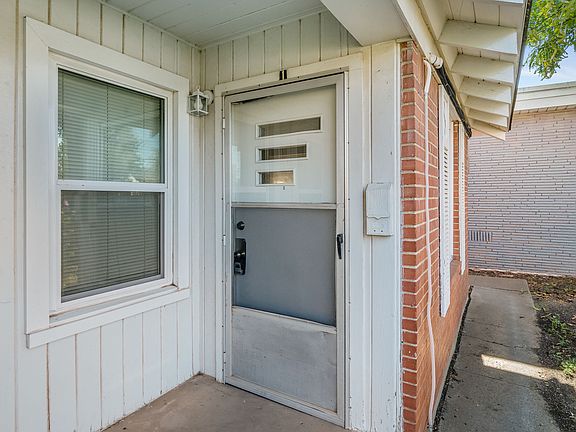 4th image of 2304 SW 8th Ave APT 1
