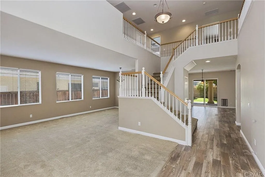 5 bed, 4.5 bath, 3354 sqft, $3,849 — Photo 4