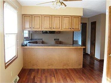 5th image of 2210 Yerrick Cir