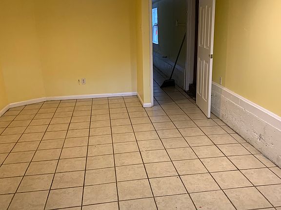 3rd image of 623 N Alexander St #A