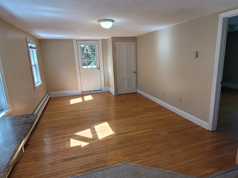 1614 N Main St #4 — Photo 3