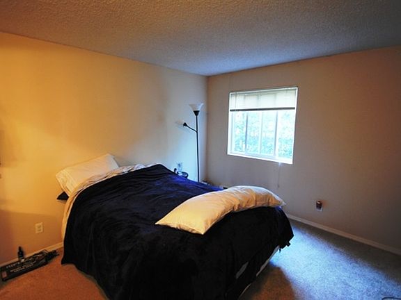 4th image of 6015 Lakeview Dr APT 5