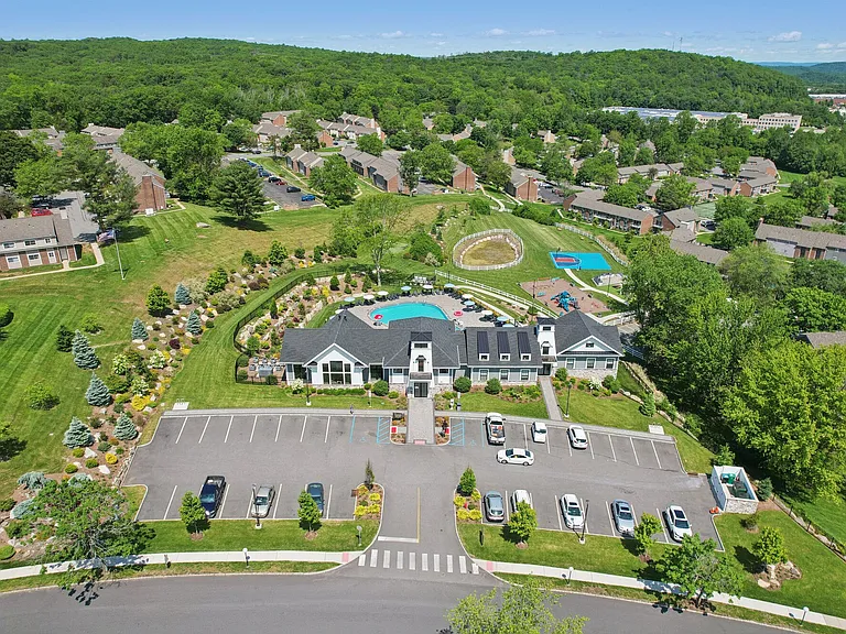 Village Green Apartments — Photo 45
