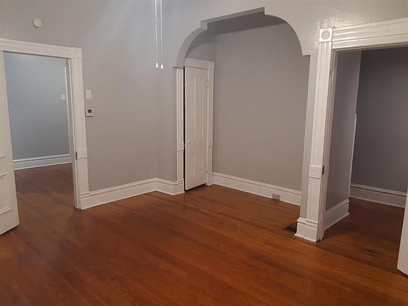 5th image of 2009 Senate St #1F