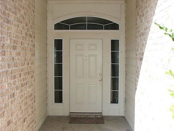 2nd image of 17408 Orwell Ln