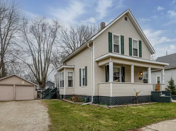 109 Sycamore St E, Three Oaks, MI 49128