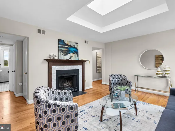 2904 13th Rd S APT 301, Arlington, VA 22204