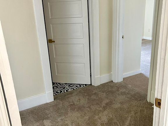 5th image of 1602 E Elm Street