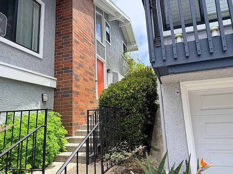 8053 Caminito Gianna — Photo 2