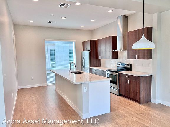 5th image of 915 E Missouri Ave #17245752