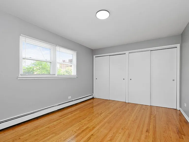 7818-7820 S Shore Dr — Photo 13