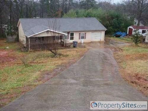 2nd image of 16 Cliffside Dr