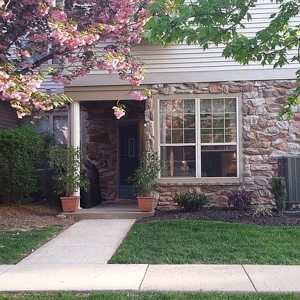 Ffront of home