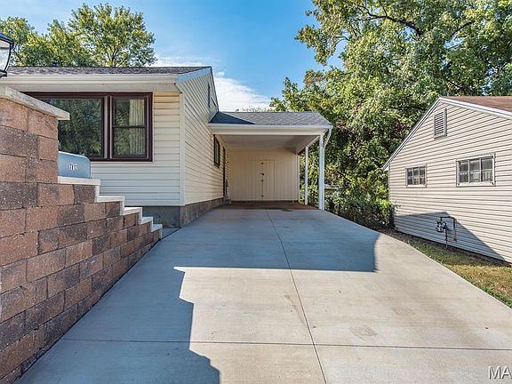 4th image of 7812 Paddington Dr