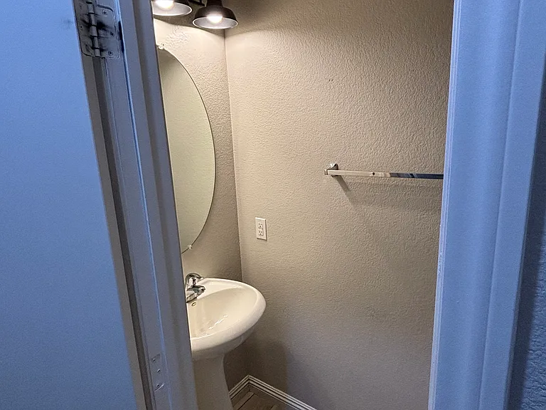 5613 Lookout Crest St — Photo 17