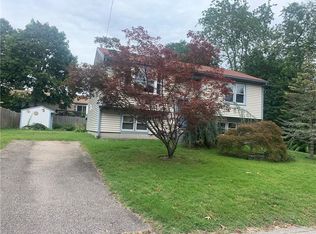 29 Coburn St, Warwick, RI 02889