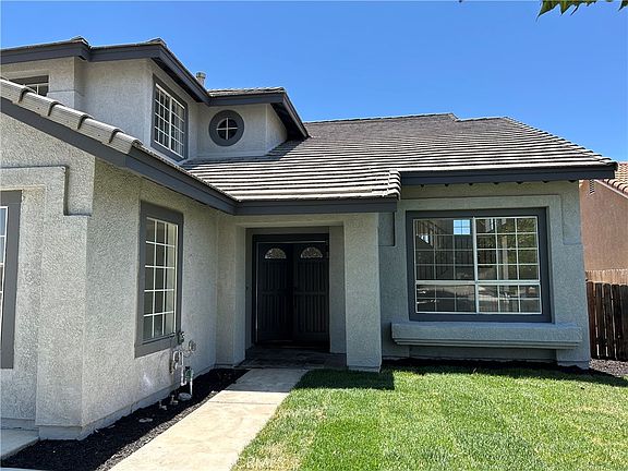 3rd image of 13281 Luna Rd
