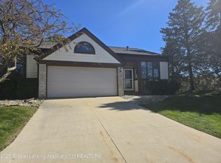 1108 Summergreen Ln, Lansing, MI