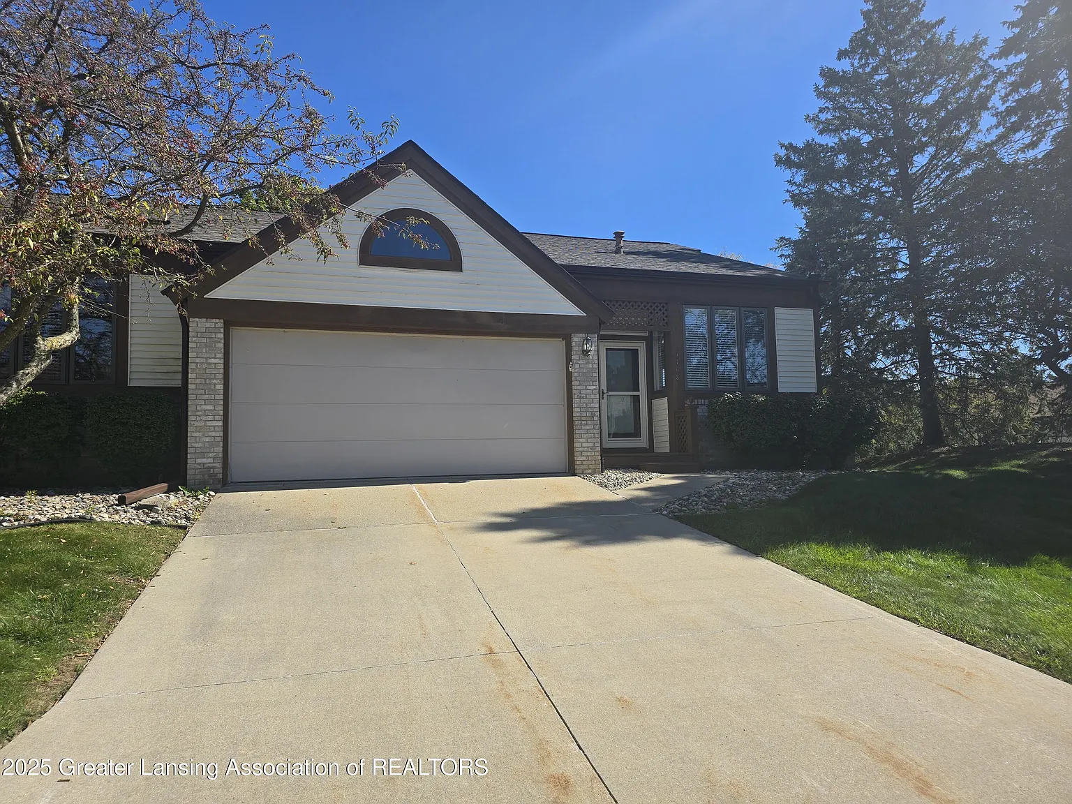 1108 Summergreen Ln photo 1
