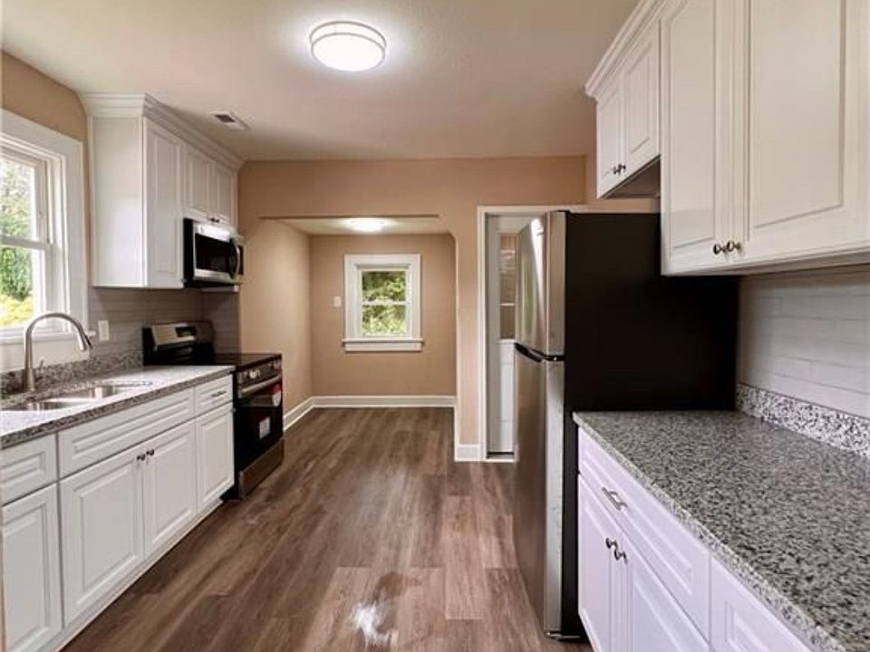 1st image of 415 Brightwood Ave