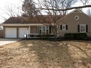 1217 Romany Rd, Kansas City, MO 64113