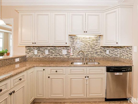 5th image of 65 Neuse Landing Dr