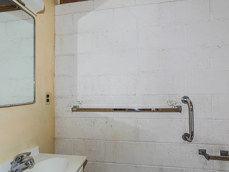 3658 Woodlawn Terrace Pl — Photo 11