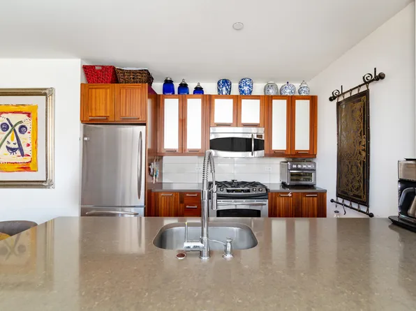 3585 Greystone Avenue image 4 of 9