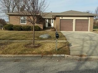 1056 Florida Ln, Elk Grove Village, IL 60007