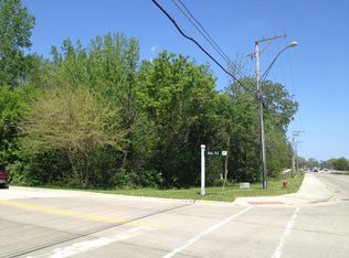 2 Hotz Rd, Lincolnshire, IL 60069