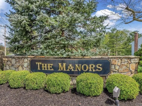 5 Manors Dr, Jericho, NY 11753