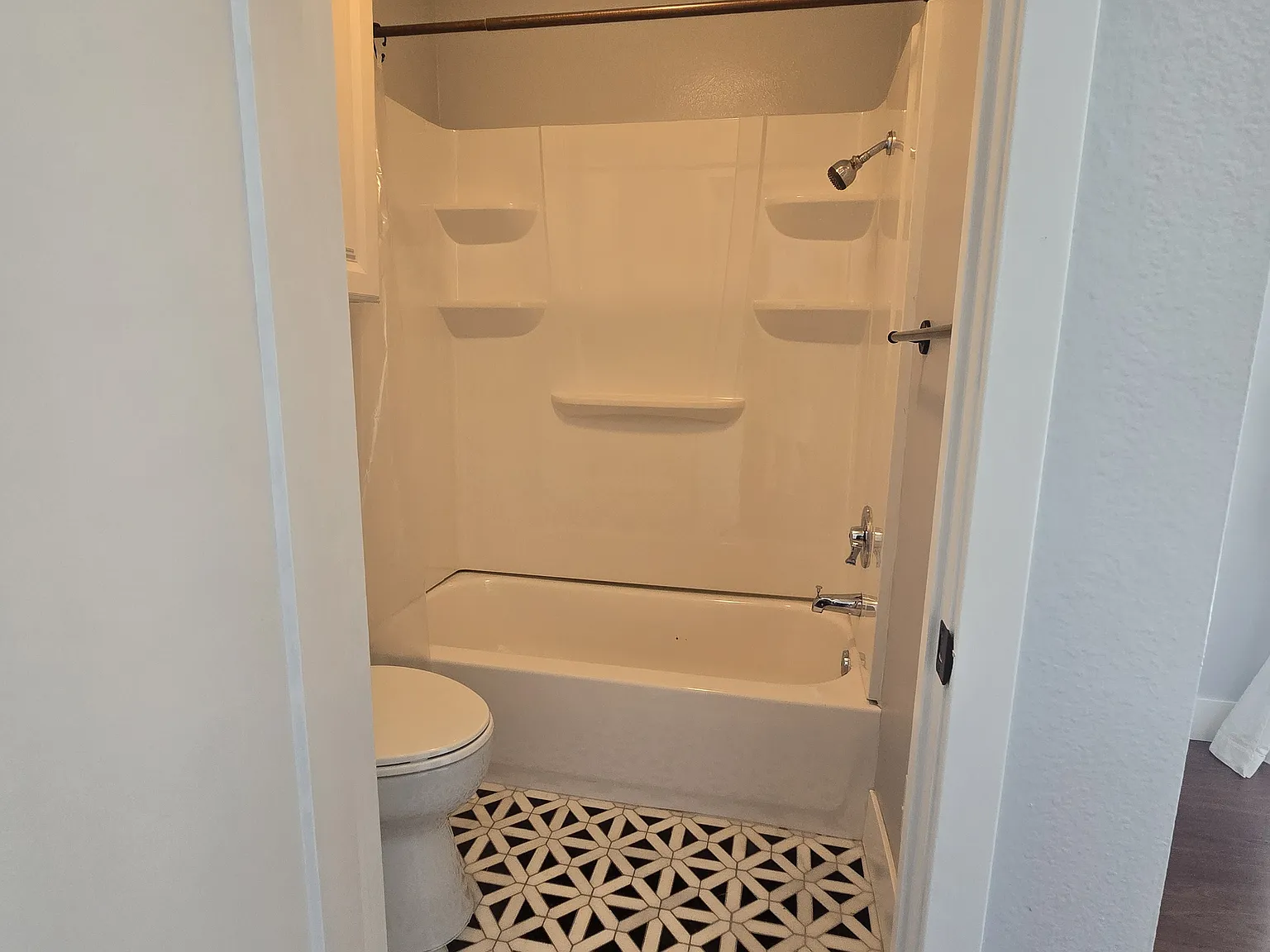 2 bed, 980 sqft, $3,500 — Photo 3